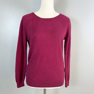 Delicate Love Cashmere Sweater V-Back Womens S Timeless Elevated Old‎ Money Luxe
